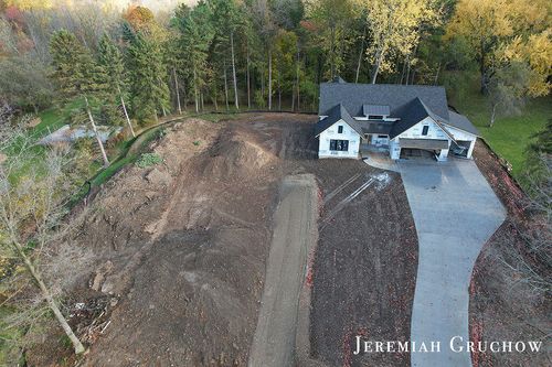 2124 Engleside Se, Grand Rapids, MI, 49546 | Card Image