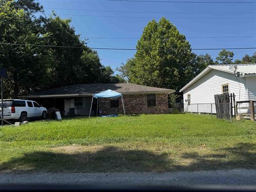 1004 Millard St, Welsh, LA, 70591-4075 | Card Image