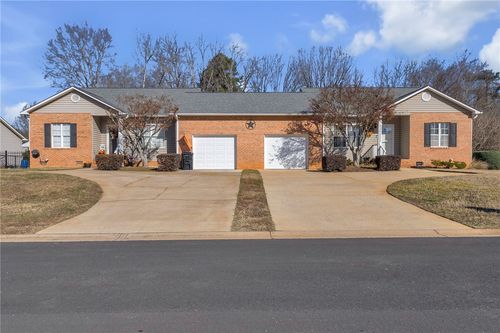 208 River Oaks Cir, Piedmont, SC, 29673-7586 | Card Image