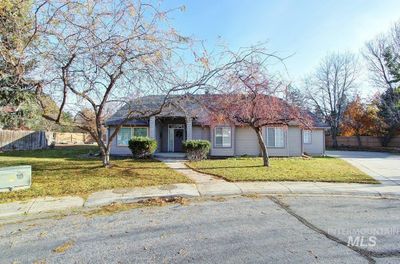 2801 E Red Tail Ct, House other with 3 bedrooms, 2 bathrooms and 3 parking in Eagle ID | Image 1