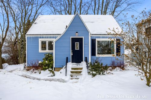 803 S Griffin St, Grand Haven, MI, 49417-2227 | Card Image