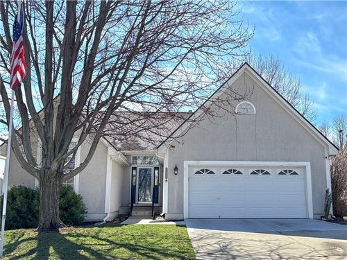 2409 Sw Lilly Dr, Lee's Summit, MO, 64081-2259 | Card Image