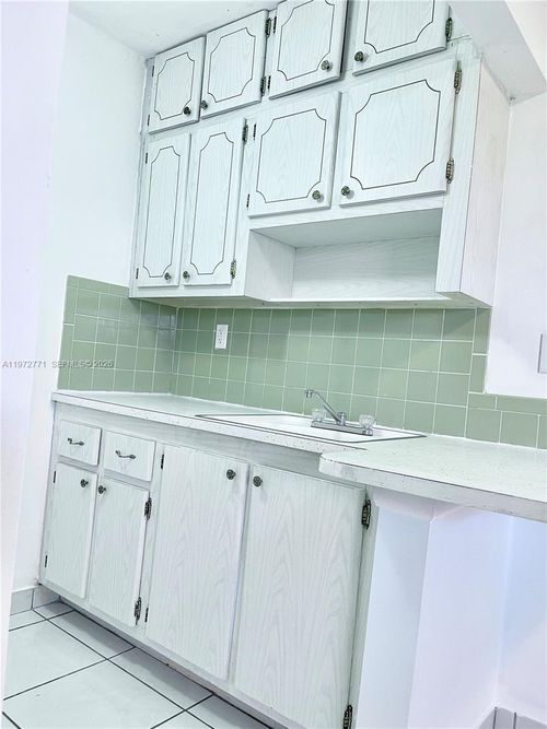 421-2145 Pierce St, Hollywood, FL, 33020-7402 | Card Image