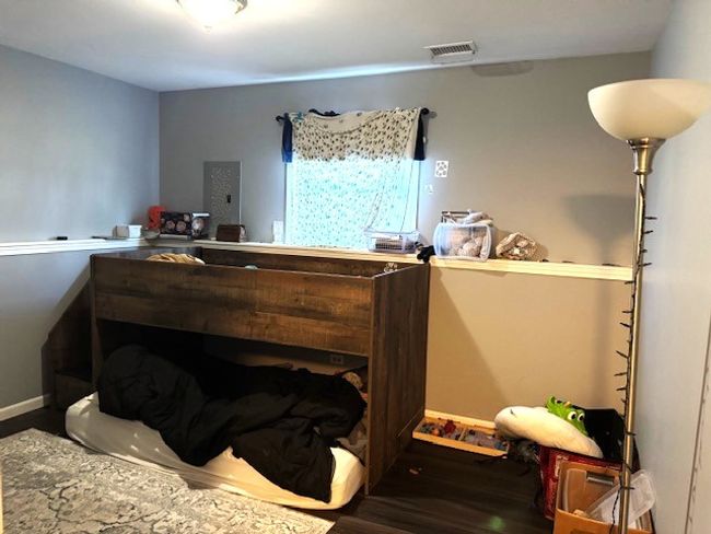 962 Crestville Ct, Home with 3 bedrooms, 2 bathrooms and 1 parking in Gurnee IL | Image 8