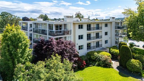 103-2323 Hamiota St, Oak Bay, BC, V8R2N1 | Card Image