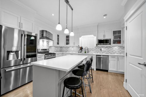 6050 Hardwick St, Burnaby, BC, V5G1R6 | Card Image