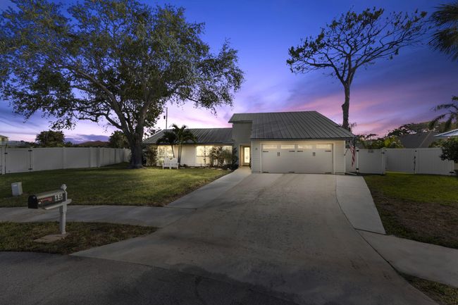 15 Hemlock Ln, House other with 3 bedrooms, 2 bathrooms and null parking in Tequesta FL | Image 4
