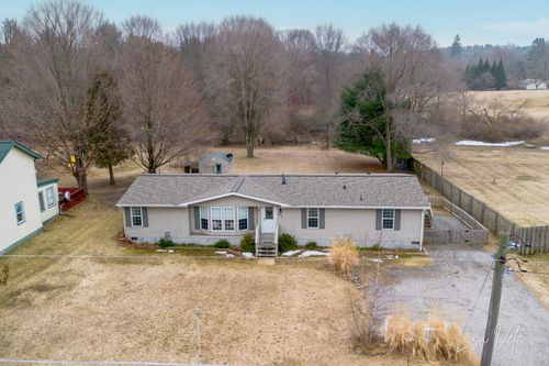 913 E Lewis St, Whitehall, MI, 49461-1613 | Card Image
