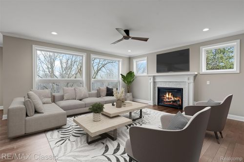 5567 Huron River Dr, Dexter, MI, 48130-9708 | Card Image