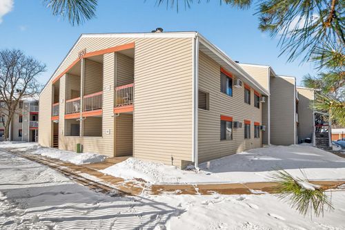 101-350 Shelard Parkway, Saint Louis Park, MN, 55426 | Card Image