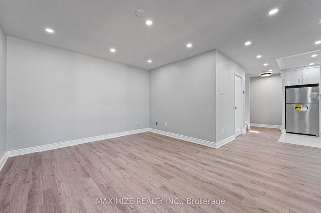 192 - 1055 Dundas St E, Condo with 3 bedrooms, 1 bathrooms and null parking in Mississauga ON | Image 15