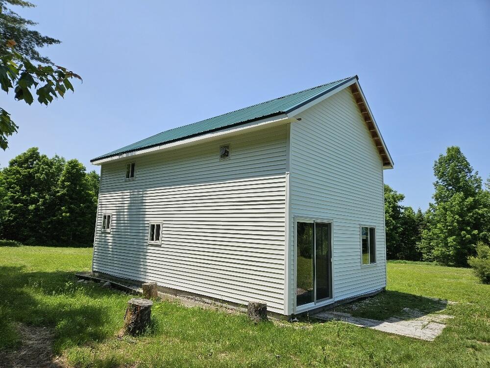 Residential in New Sharon 5