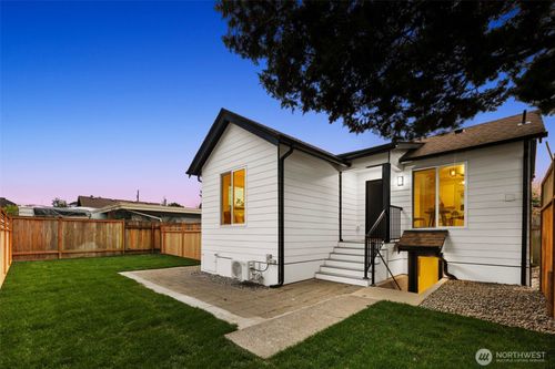 1-1624 Hoyt Ave, Everett, WA, 98201-2012 | Card Image