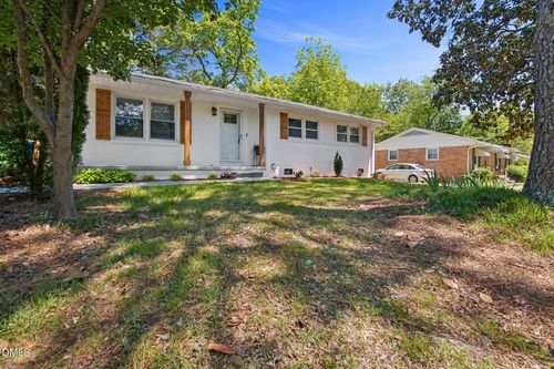 829 Greenwich St, Raleigh, NC, 27610-3638 | Card Image