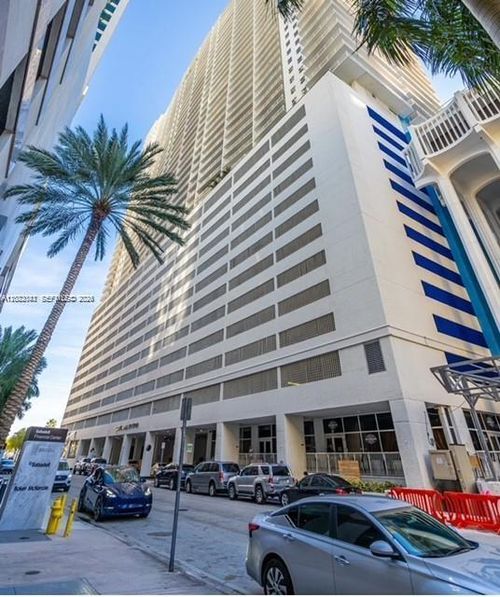 3206-1200 Brickell Bay Dr, Miami, FL, 33131-3251 | Card Image