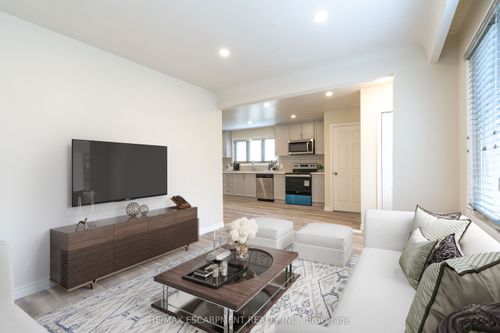 1-73 Ofield Rd, Hamilton, ON, L8S2M6 | Card Image