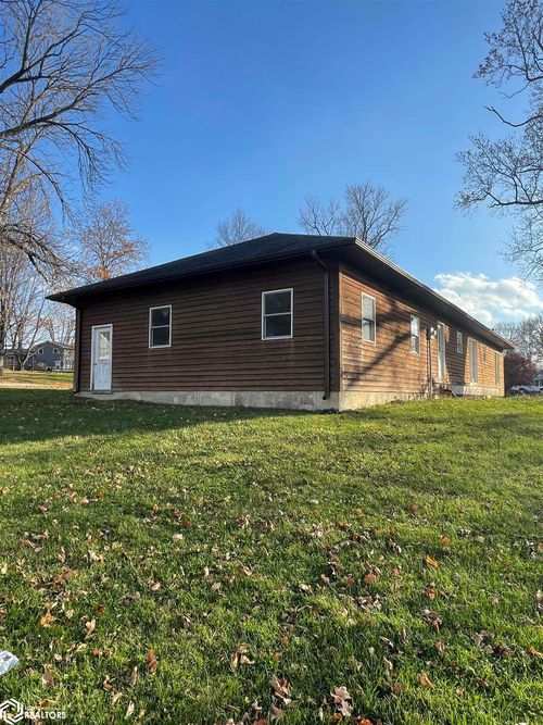 545 S 7th St, Warsaw, IL, 62379-1317 | Card Image