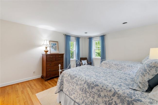Bedroom 3 w/ private bath and WIC | Image 29