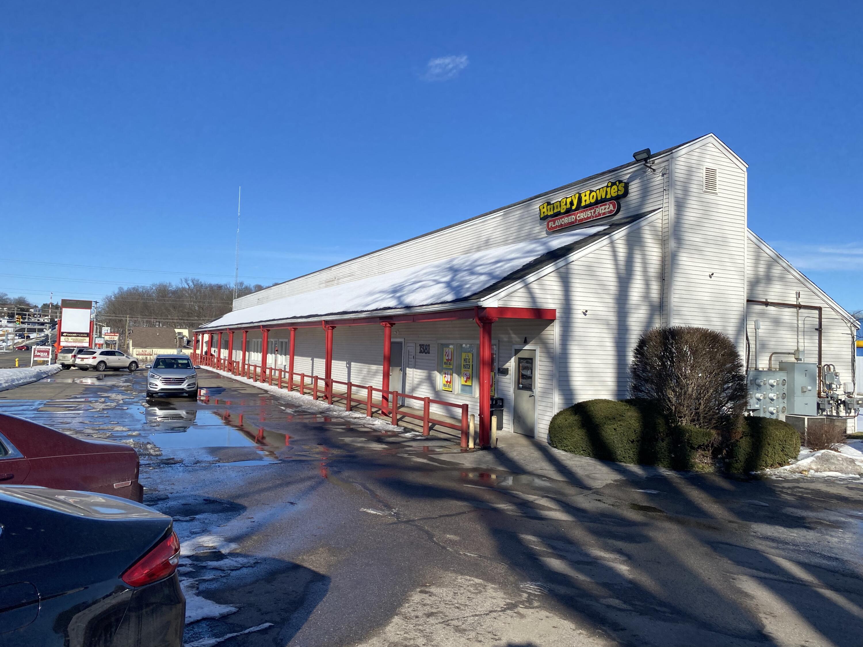 1381 S Drake Rd, Kalamazoo, MI 49006