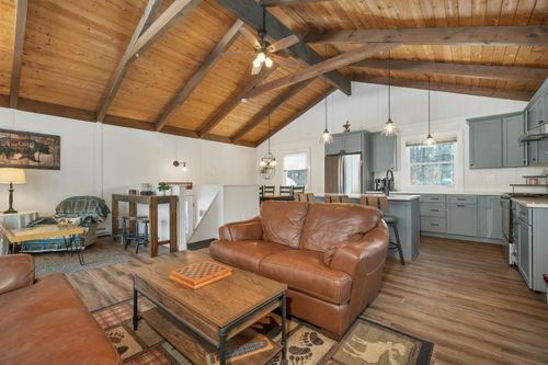 41 Tabor Cir, Albany, NH, 03818-7332 | Card Image