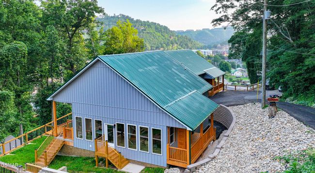 617 Davenport Rd, House other with 3 bedrooms, 3 bathrooms and null parking in Gatlinburg TN | Image 4