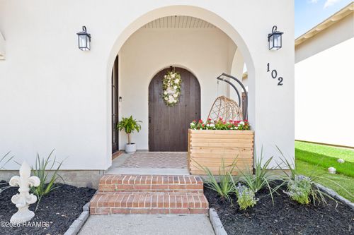 102 Rue Gambetta, Lafayette, LA, 70507-5334 | Card Image