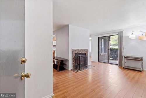 104-18110 Chalet Dr, GERMANTOWN, MD, 20874-5877 | Card Image