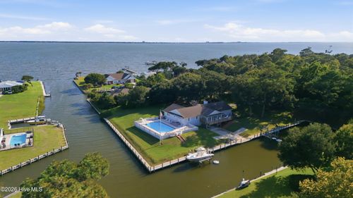 104 Sea Trace Ln, Newport, NC, 28570-6406 | Card Image