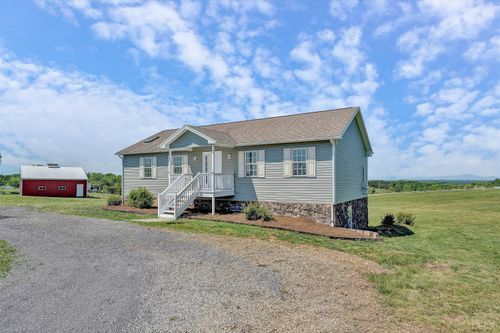 1147 Hickory Cove Ln, Moneta, VA, 24121-6077 | Card Image