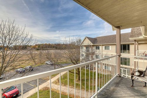 140 W Commerce Blvd, Slinger, WI, 53086-9357 | Card Image