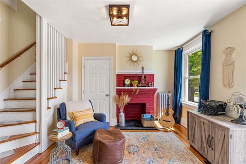 53 Edgewood Ave, Cranston, RI, 02905-1341 | Card Image