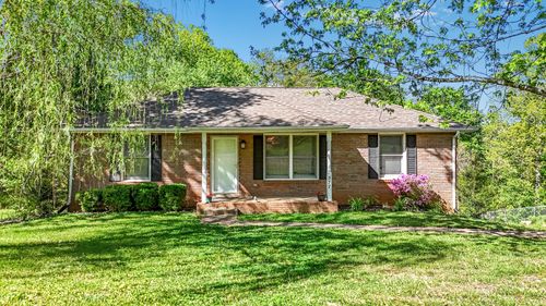 577 Briarwood Dr, Clarksville, TN, 37040-7521 | Card Image