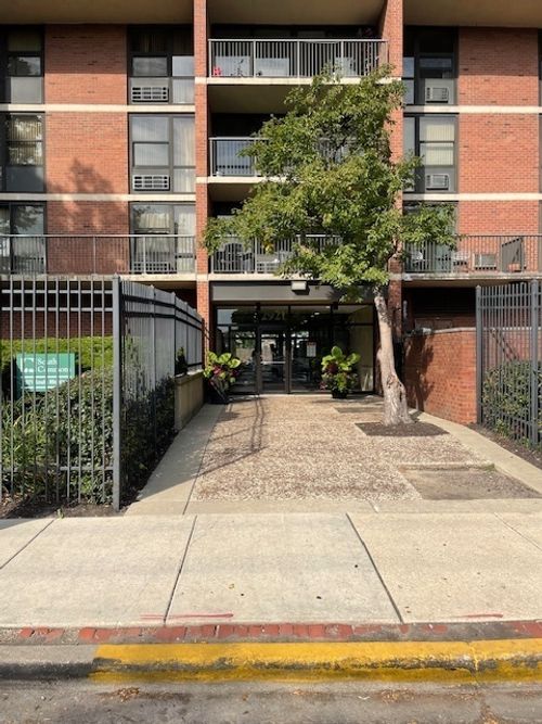 apt-405-2921 S Michigan Ave, Chicago, IL, 60616-3255 | Card Image