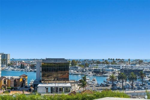 233 Santa Ana Ave, Newport Beach, CA, 92663-4122 | Card Image