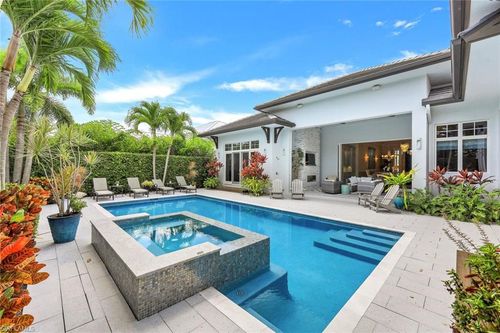 425 Harbour Dr, NAPLES, FL, 34103-4011 | Card Image