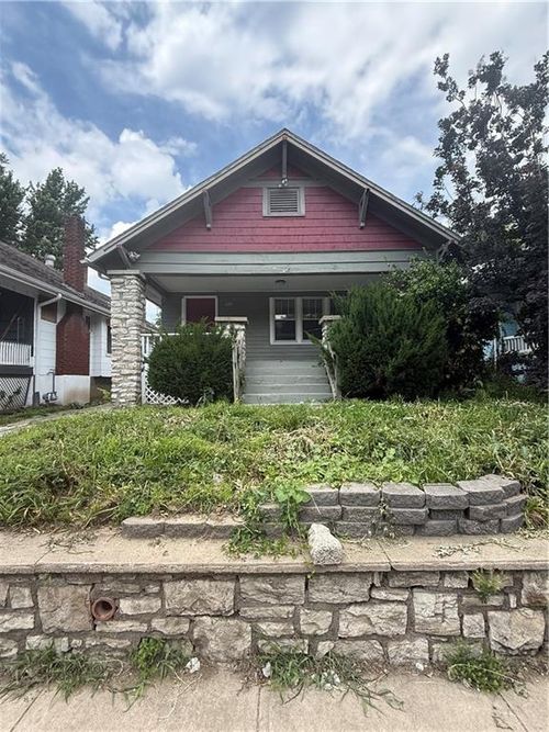 1220 S Ash Ave, Independence, MO, 64052-2242 | Card Image