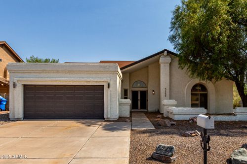 5247 E Paradise Ln, Scottsdale, AZ, 85254-1142 | Card Image