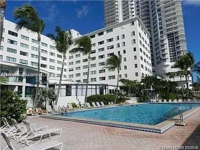 732 - 6345 Collins, Condo with 1 bedrooms, 1 bathrooms and null parking in Miami Beach FL | Image 2