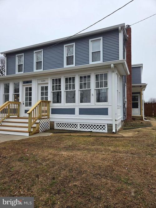 634 E Front Street, Florence, NJ, 08518 | Card Image