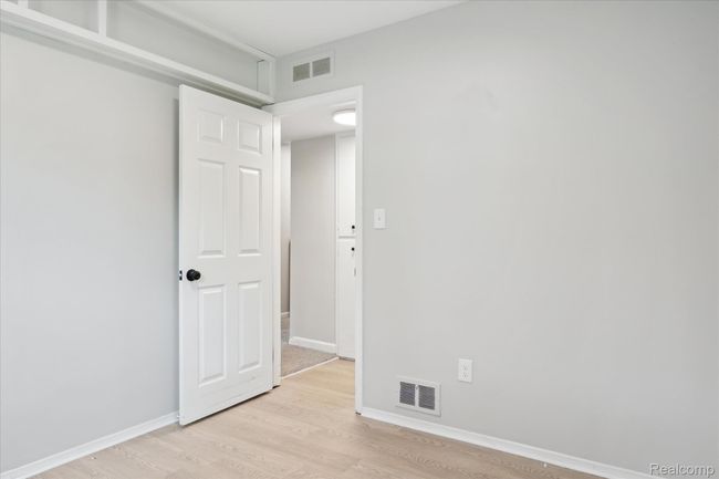28-1932-Henbert-Rd-West-Bloomfield-Township-MI-48324-WindowStill-13.jpg | Image 24