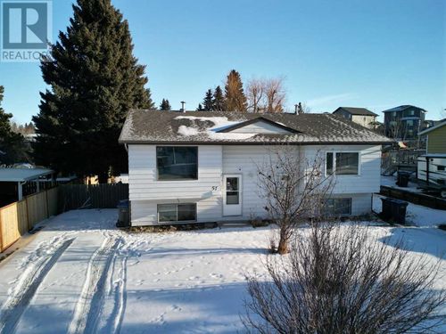 57 Westview Dr, Sylvan Lake, AB, T4S1J1 | Card Image