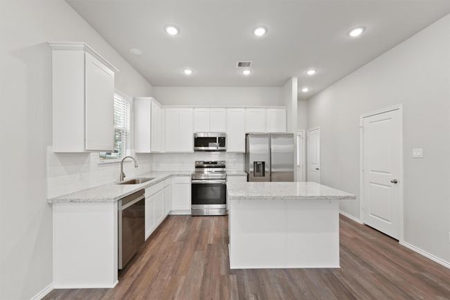 10196 Barberry St, House other with 3 bedrooms, 3 bathrooms and null parking in Willis TX | Image 8
