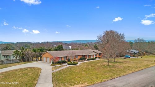 1245 S Heritage Dr, Maryville, TN, 37803-6413 | Card Image
