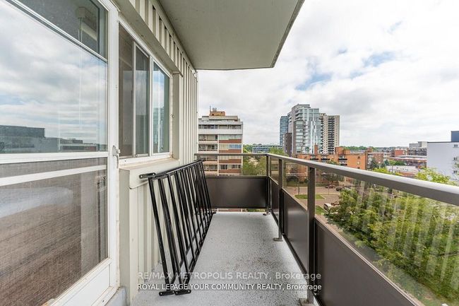 704 - 15 Elizabeth St N, Condo with 3 bedrooms, 2 bathrooms and null parking in Mississauga ON | Image 40