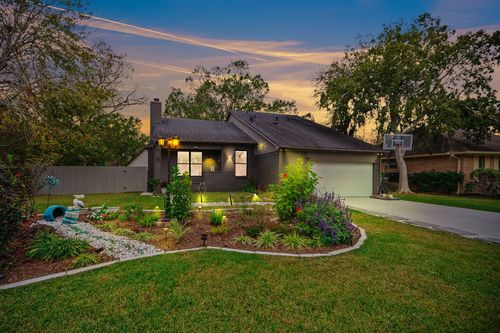 5402 Royal Pkwy, Friendswood, TX, 77546-3218 | Card Image