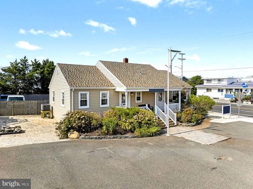 2 E 79th St, Harvey Cedars, NJ, 08008-5915 | Card Image