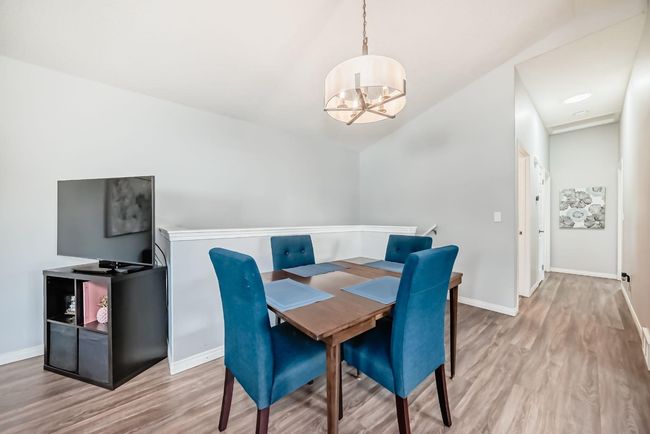 207 Deerview Way Se, Townhouse with 3 bedrooms, 2 bathrooms and 1 parking in Calgary AB | Image 11