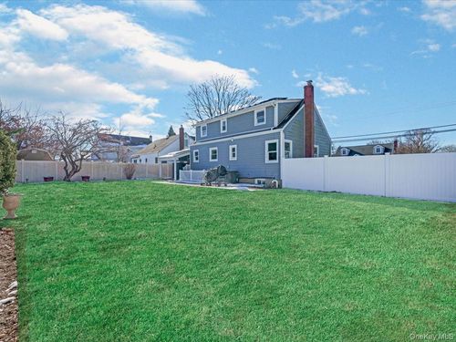 181 Whittier Ave, North Babylon, NY, 11703-4610 | Card Image