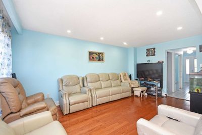 33 - 7033 Netherbrae Rd, Condo with 4 bedrooms, 2 bathrooms and 2 parking in Mississauga ON | Image 3