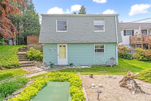 44 Summit Rd, Portsmouth, RI, 02871-5916 | Card Image